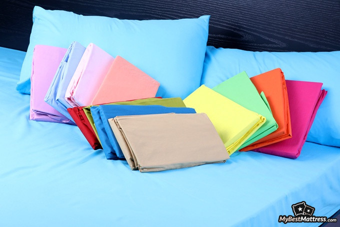 Microfiber VS cotton sheets: colorful sheets